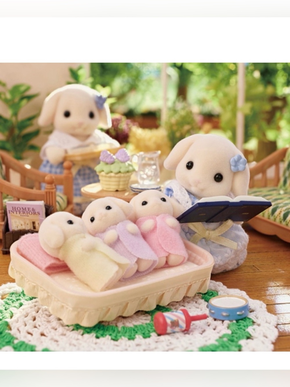 Calico Critters Sylvanian Families Flora Rabbit Family Playset